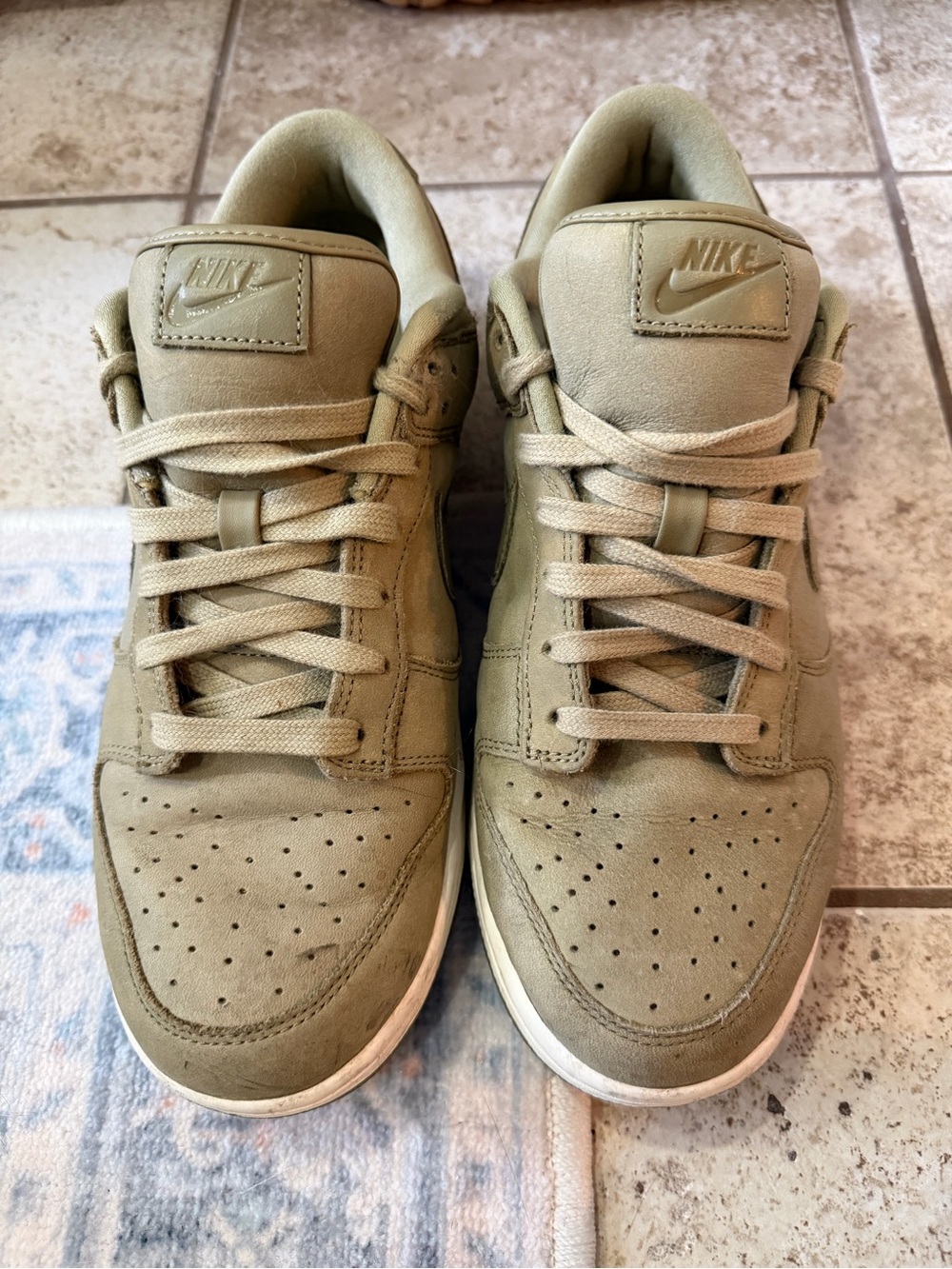 Nike Women’s  Olive Dunks *Like new*